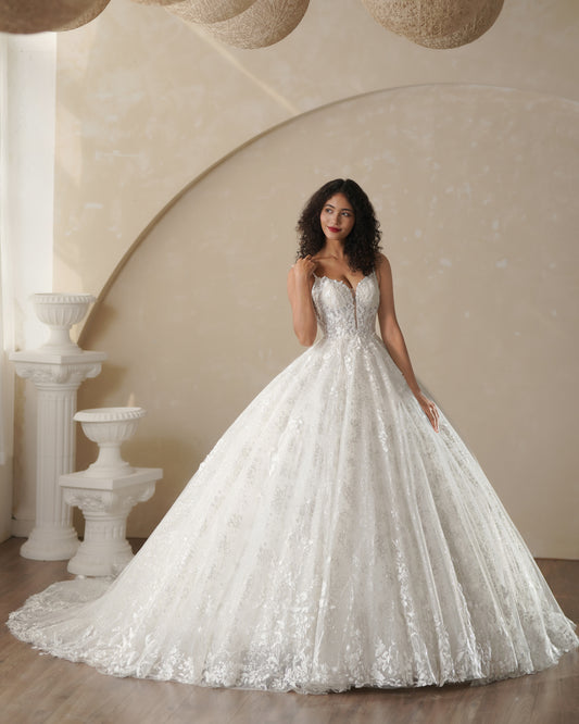 Elegant wedding dress for bridal with applique lace ball gown