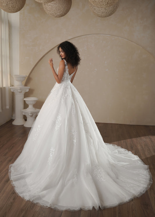 Boho wedding dress with lace