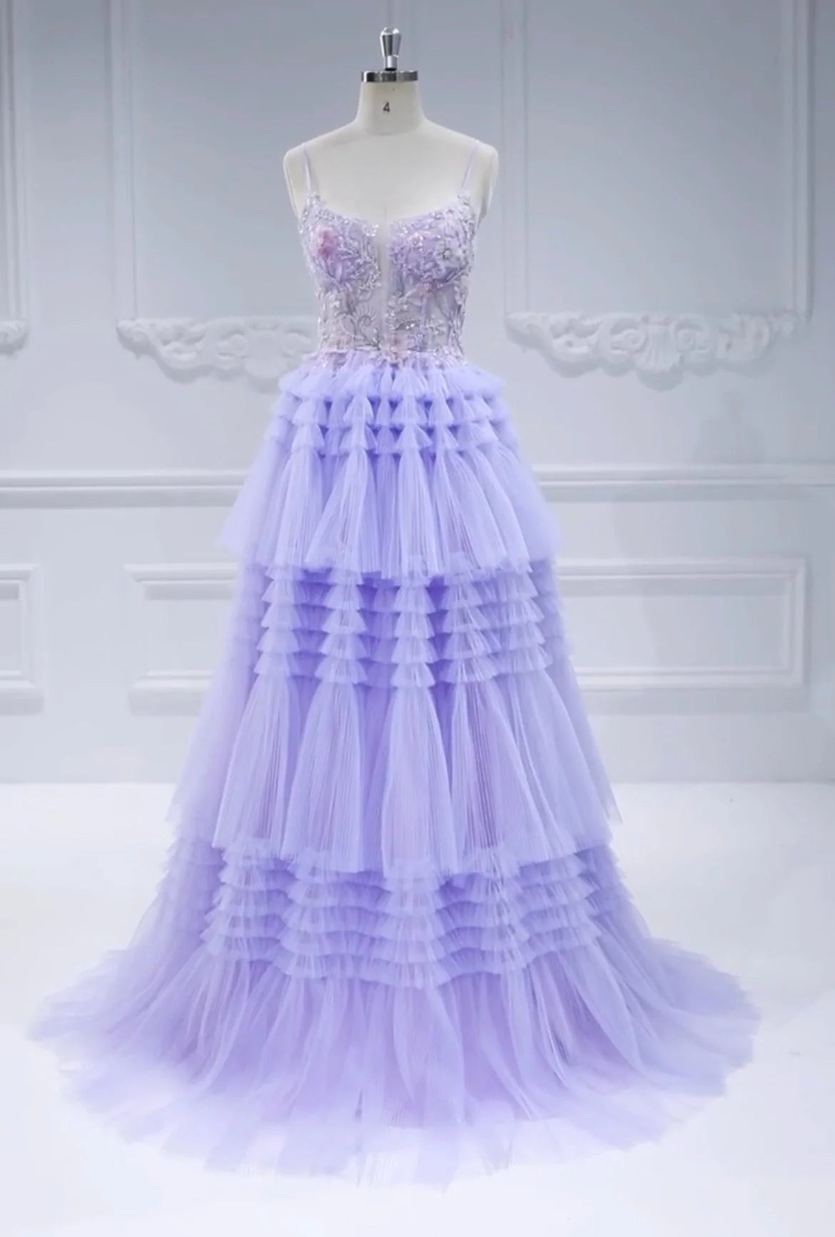 Layered Ball Gown with V-Neck and Appliqué Detail 2025#006