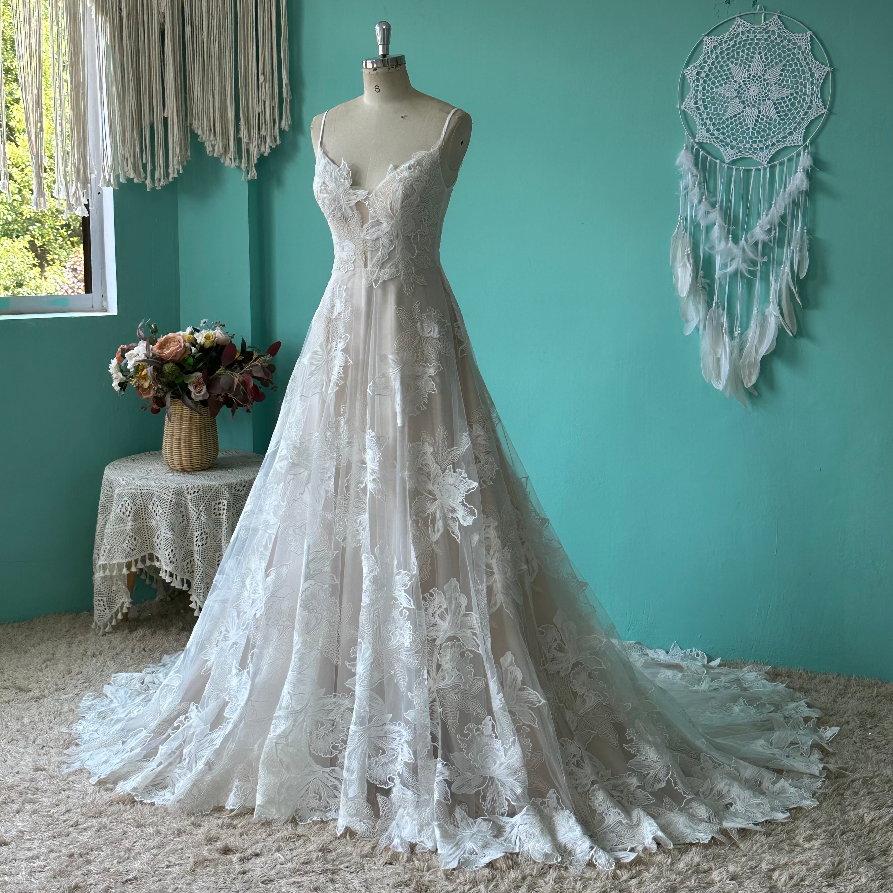 Women`s Wedding Dresses for Bride 2025 Applique Boho Bridal Gown
