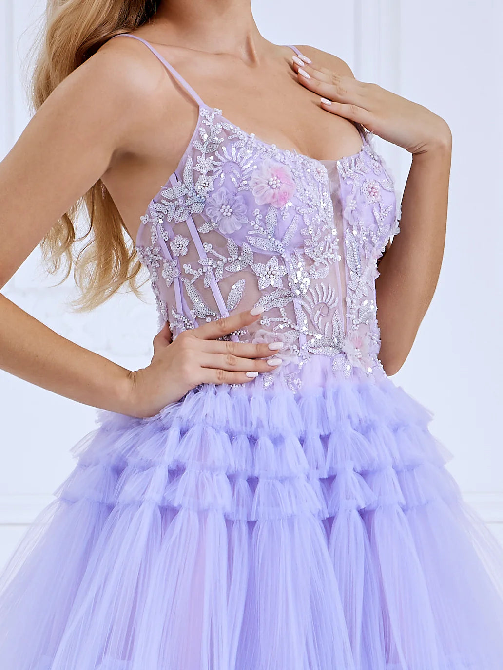 Layered Ball Gown with V-Neck and Appliqué Detail 2025#006