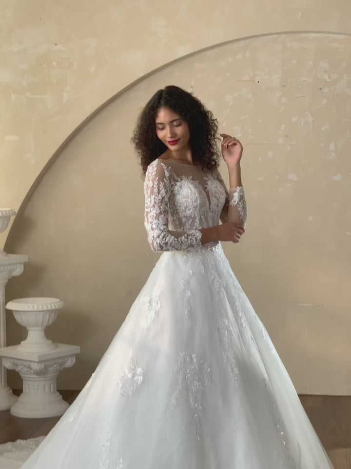 Elegant wedding dress for bridal with long sleeves white 